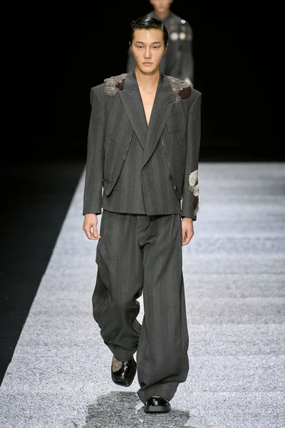Look 90